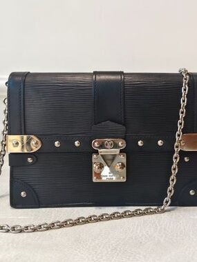 N16 Slightly Used Louis Vuitton Trunk Black EPI Leather Box Handbags